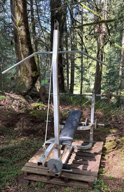 Classic weight set 2” tube steel Leg and lat attachments Includes: 1 barbell and 260 lbs of steel we...