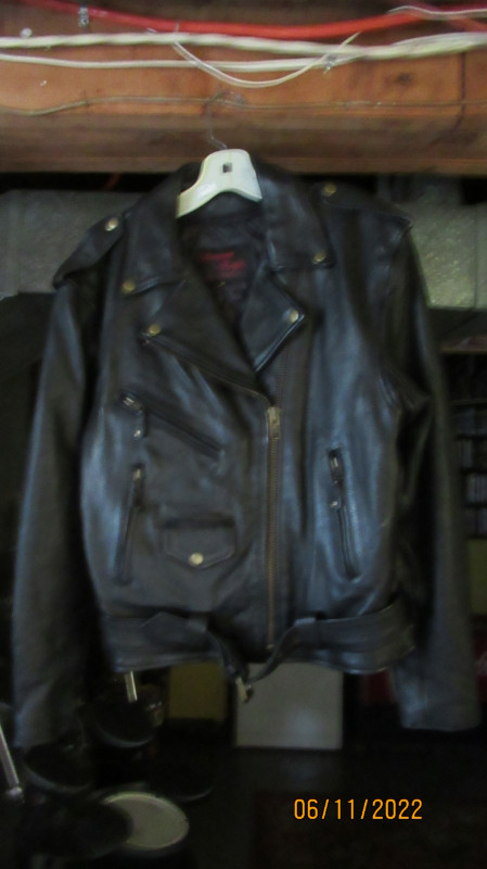leather jacket dans Articles multiples  à Dartmouth