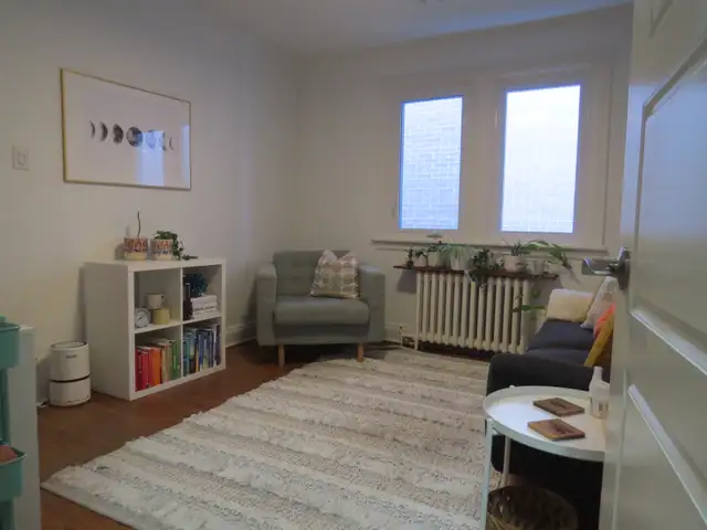 Peaceful Healthcare/Therapy Office – Oak Floors, Natural light