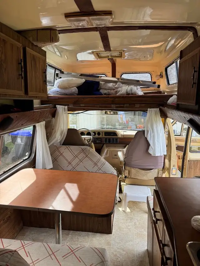 1981 Dodge RAM B350 Royal Okanagon Camper Van in Travel Trailers & Campers in Comox / Courtenay / Cumberland - Image 6