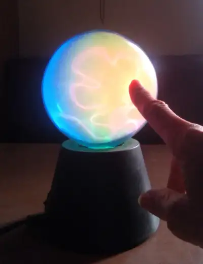 Electrical Globe Lamp / Globe Lumineux Électrique, View more
