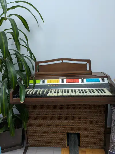 Vintage Hammond Piper II Organ, View more