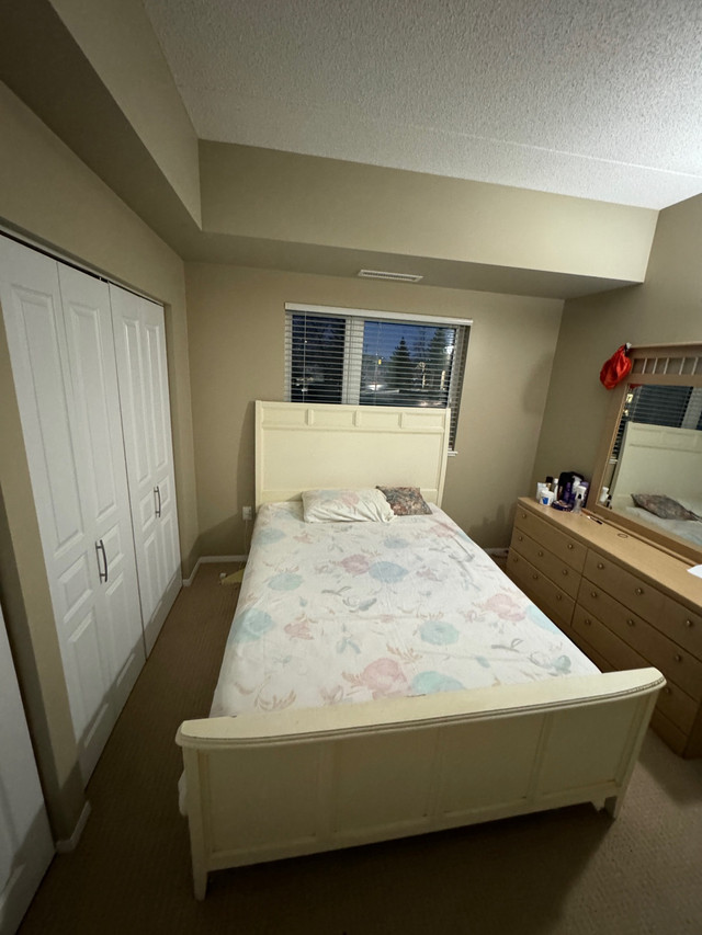 Queen bed frame  in Beds & Mattresses in Winnipeg - Image 4