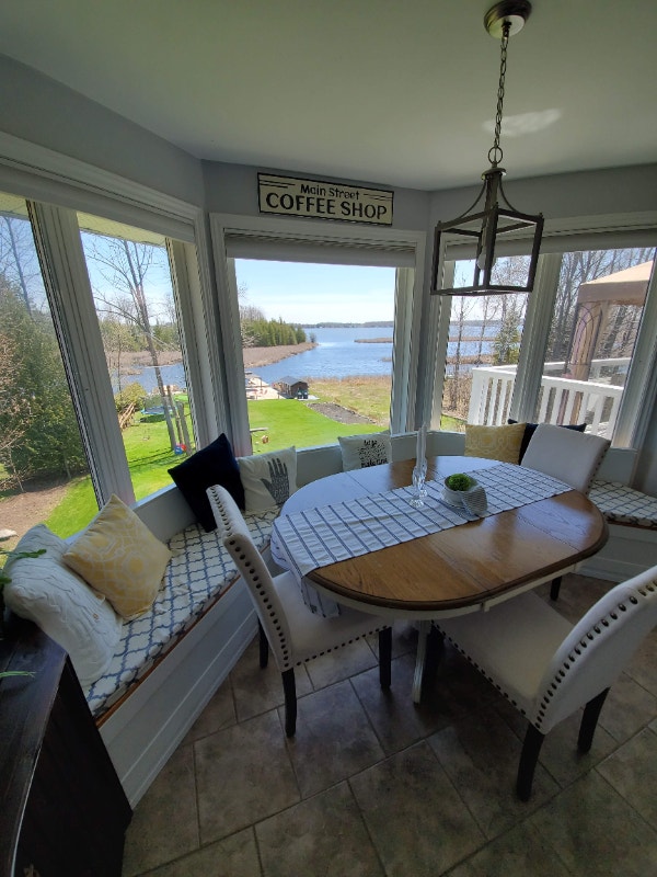 Waterfront Paradise Beautiful Pigeon Lake in the Kawarthas Houses