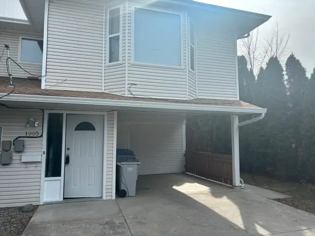 3 bedroom 1.5 baths Brock duplex  in Long Term Rentals in Kamloops - Image 2