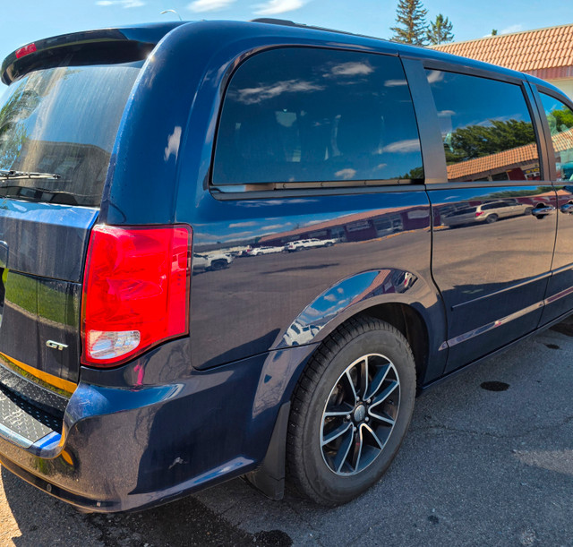 2017 Dodge Grand Caravan XT in Cars & Trucks in Medicine Hat - Image 3