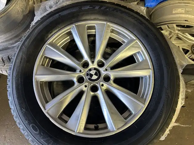 4 MAGS ORIGINALES BMW X6 2020 - 18 P +AVEC PNEUS HIVER 255/55/18 in Tires & Rims in Laval / North Shore - Image 2