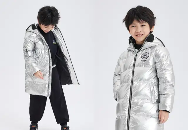 Unisex children/women metallic silver puffer “alien”, 165/84 in Kids & Youth in City of Toronto - Image 2