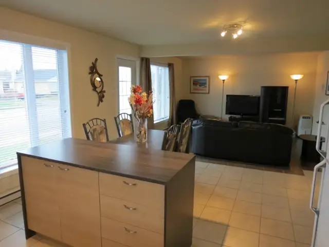 Maison à louer 6 1/2 (3 chambres) disponible premier février in Long Term Rentals in Saguenay - Image 5