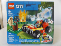 ORIGINAL NEW RETIRED SEALED LEGO CITY #60247 FOREST FIRE 84 PCS