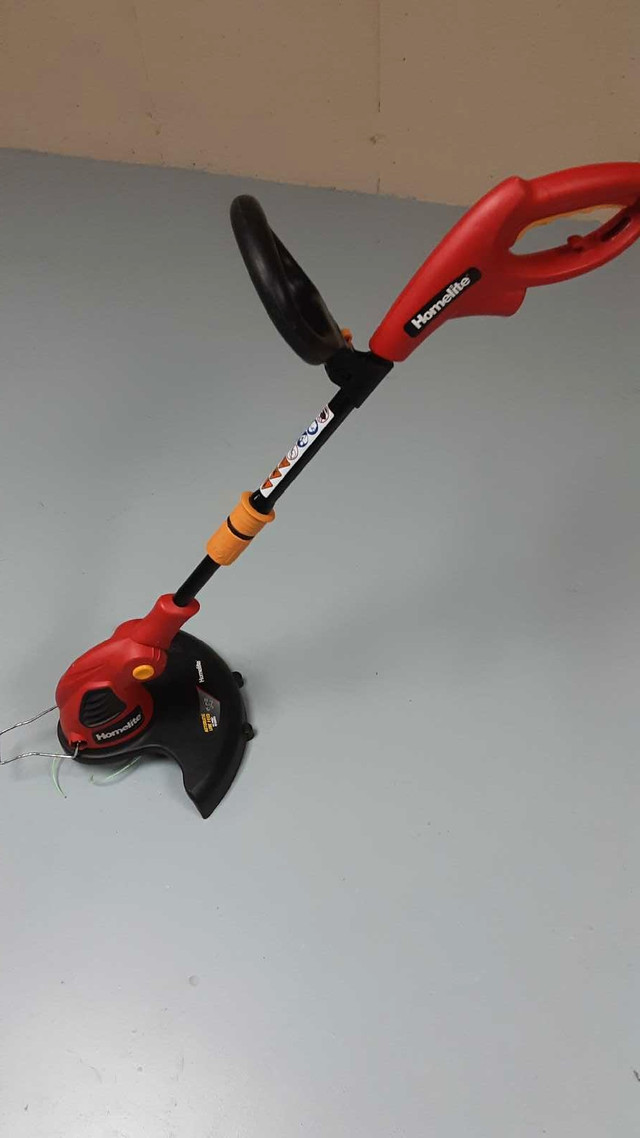 HOMELITE  ELECTRIC  STRING  TRIMMER  in Outdoor Tools & Storage in Chatham-Kent