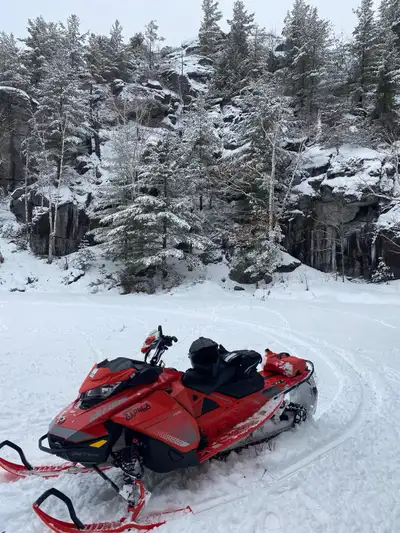 2019 skidoo backcountry 850 XRS.