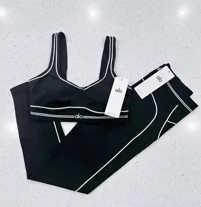 NEW ALO Yoga Set size small, View more