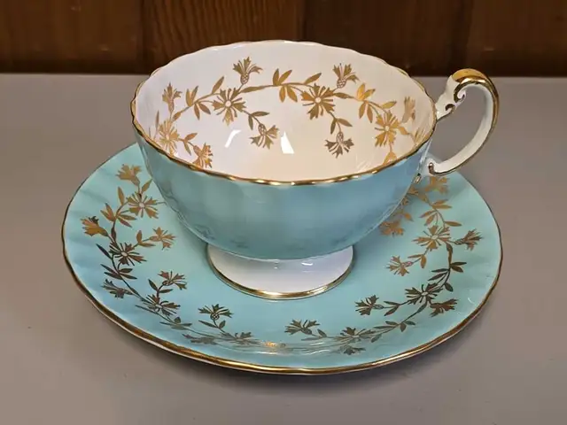 Vintage Aynsley 2312 Turquoise Aqua Blue & Gold Bone China Tea  in Arts & Collectibles in St. Catharines - Image 5