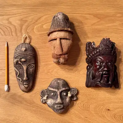 International hanging masks (Set), View more