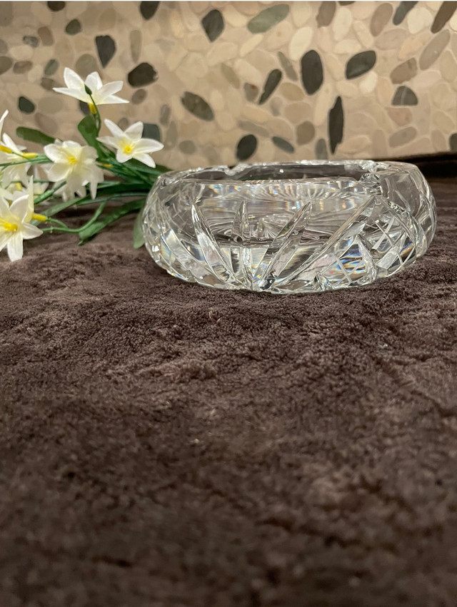 Ashtray crystal pinwheel 6" in Home Décor & Accents in North Bay - Image 4