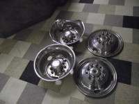19.5" MOTORHOME WHEEL COVERS HUBCAPS - DAMAGED