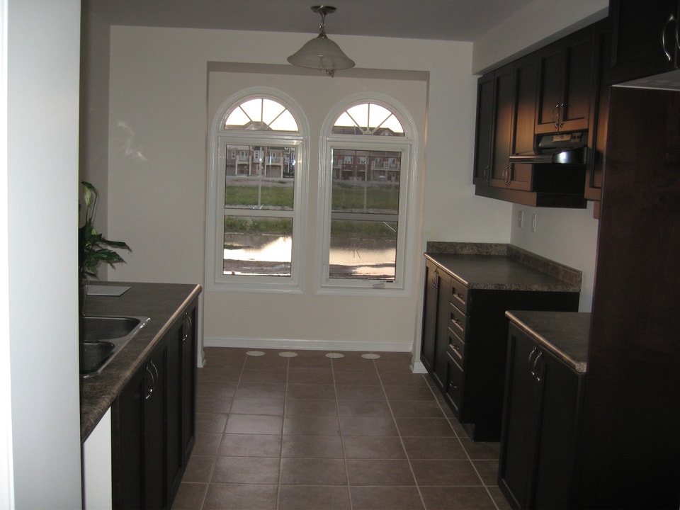 $2,600 - 1300ft² - 2 BR townhouse for rent-Milton-Starting Nov 1 2