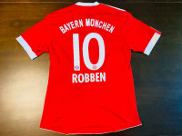 2009-2010 - Vintage Bayern Munich Soccer Jersey - Arjen Robben