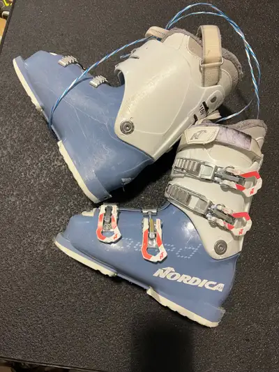 Ski Boots - Nordica Speed-machine J 4 Girl 2023 22.5 used, View more