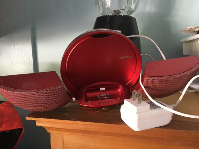 Ecouteurs portable ipod Vesta Life Ladybug port speaker dock in General Electronics in City of Montréal