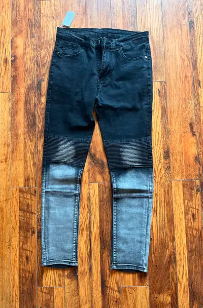 Mens Gradient Ripped Stretchy Jeans - Size 30 - Brand New Pickup in Eastern Passage, or meet-up can...