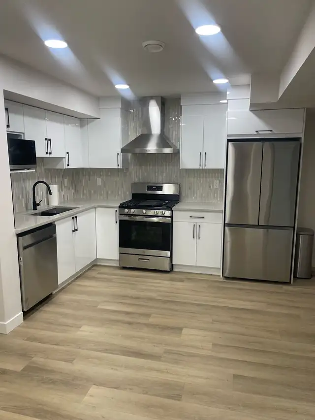 Legal basement suite SE Edmonton Orchards 