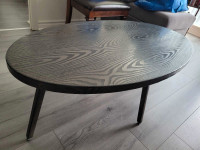 Wood-textured tea table 