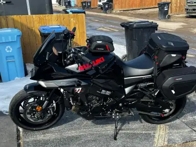 2020 Katana 1000, SW motech saddle bags, tail bag and tank bag. ($1800), Dyno tech power commander,...