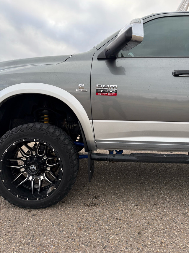 2012 dodge ram 3500 turbo diesel in Cars & Trucks in Medicine Hat - Image 2