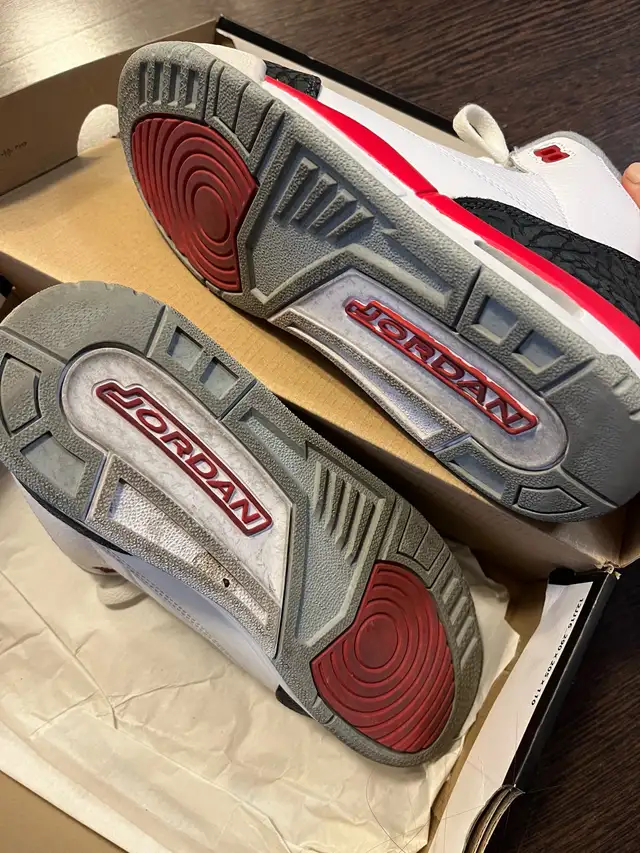 Jordan 3 Retro Fire Red 2013 in Men's Shoes in City of Toronto - Image 4