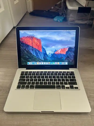 2009 MacBook Pro 13” (C2D/8GB/320GB), View more