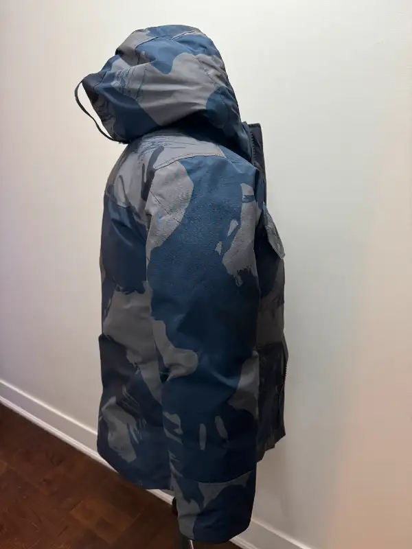 Canada Goose Men's Maitland Parka XS Blue Camouflage in Men's in City of Toronto - Image 4