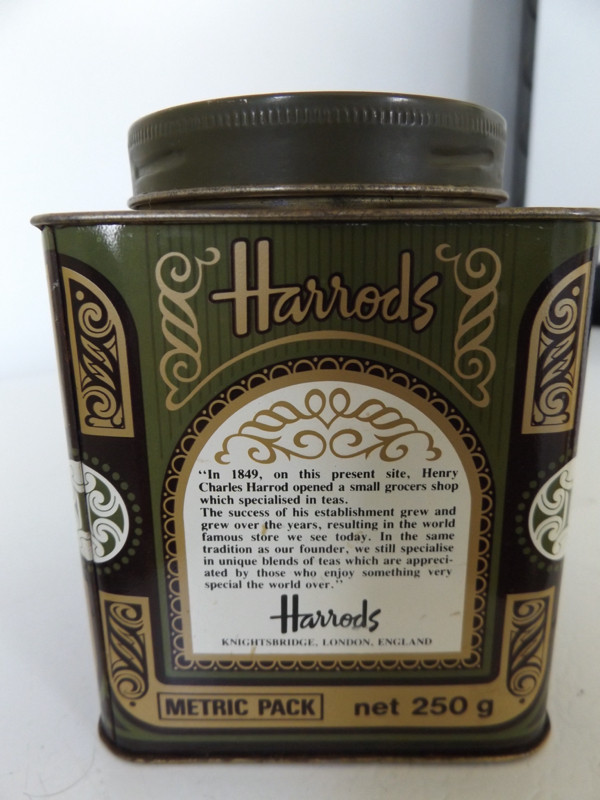 ORIGINAL VINTAGE ANTIQUE HARRODS TEA TIN BOX LONDON ENGLAND dans Art et objets de collection  à Région d’Oakville/Halton - Image 3