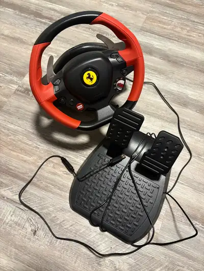 Thrustmaster Ferrari 458 Spider wheel Xbox version. Barely used. !!Only work on Xbox!!
