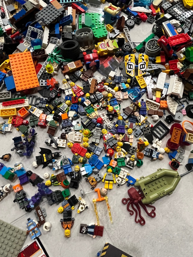 Lot de Lego environ 37Lbs in Toys & Games in La Ronge - Image 3