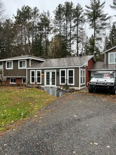 3 bedroom house for rent on Santa’s village rd Bracebridge available for December 1st Call or text 7...