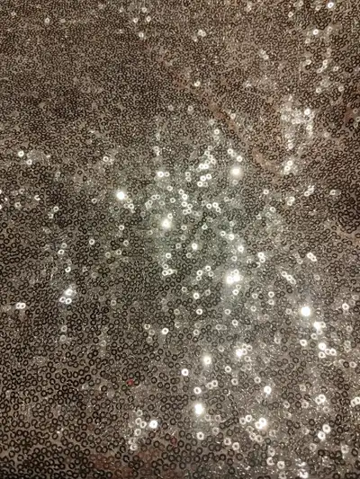 Rosegold sparkly 5'x5' table cloth very pretty, View more