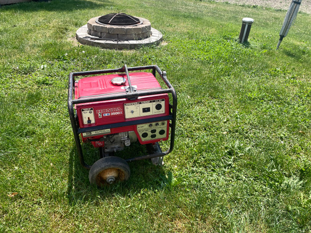 Honda generator  in Other in Grand Bend - Image 2