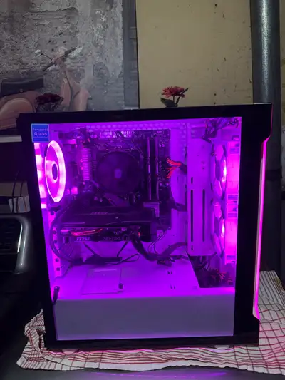 Gaming PC works excellent. Selling because I got a new one. Plays all games way above 60fps, high se...