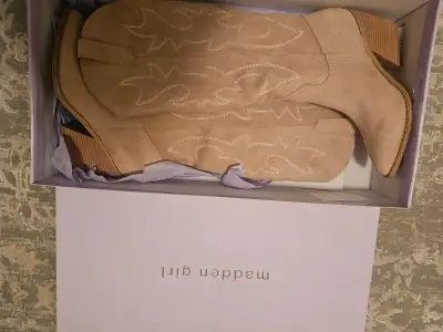 GORGEOUS Cowboy boots!, View more