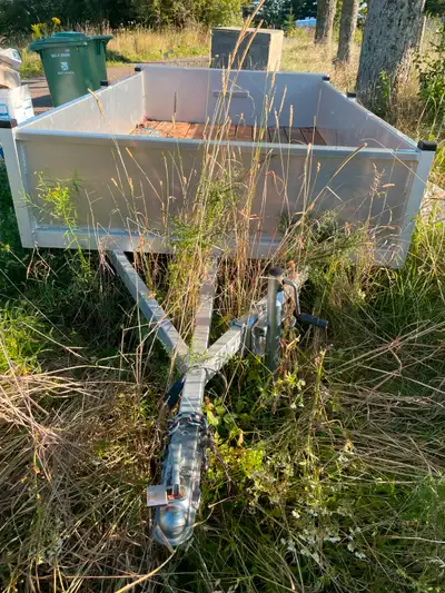 Very gently used all aluminum utility trailer for sale. It was on the road only a few times and has...