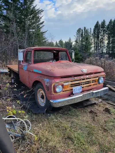 Hello, im selling a 1961 ford f350 with an inline 6, motor spins but no spark. Trannys stuck in gear...