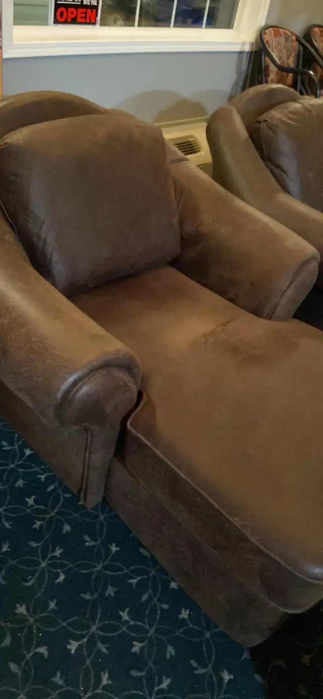 Chaise Lounge Chairs in Chairs & Recliners in Revelstoke - Image 2