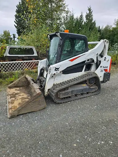 2018 bobcat t595 with 2700hrs. Enclosed cab with heat and ac. Quick attach coupler. Joystick control...