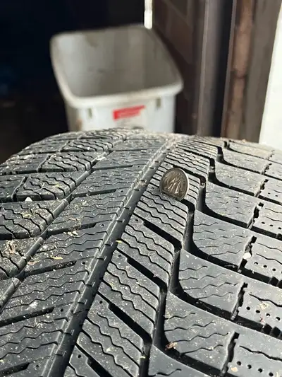 Set of 4 Michelin 17” X-Ice-i3 tires 225/60R17 on steel rims with a 14.5mm x 5 bolt pattern typical...