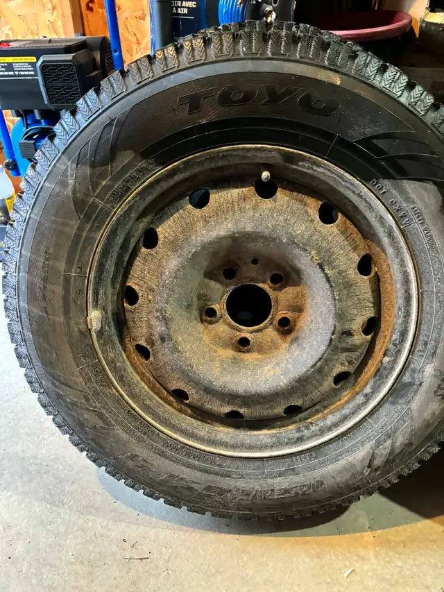 pneus d'hiver toyo a rim in Tires & Rims in Trois-Rivières - Image 3