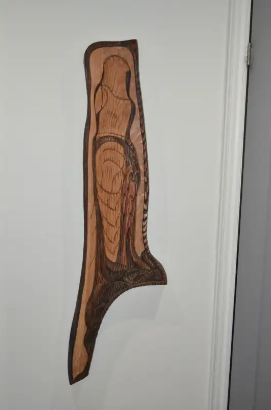 LARGE CARVED EAGLE WOOD WALL HANGING ART PIECE 51" TALL in Arts & Collectibles in Mississauga / Peel Region - Image 3
