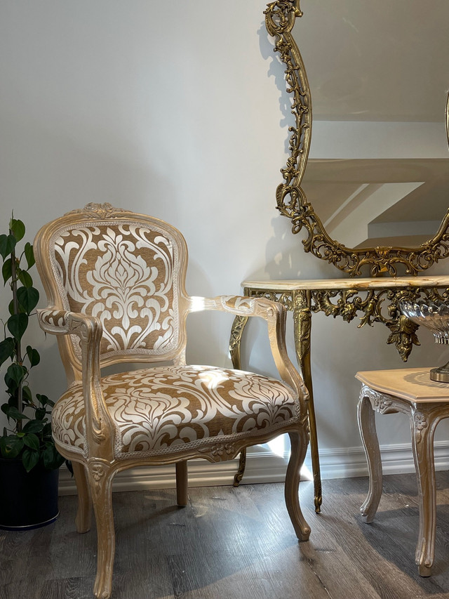 The Most Coziest Small Set in Dining Tables & Sets in Markham / York Region - Image 3