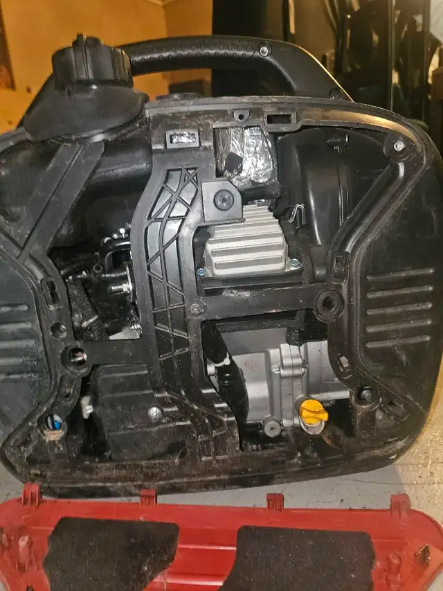 ipower 2000w portable generator  in Other in Quesnel - Image 4